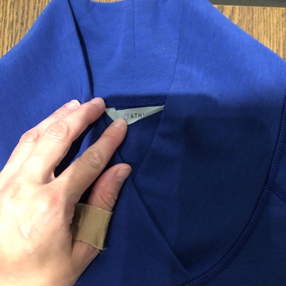 NEW A🙏🏻🔥🌈ATHLETA sweat top - Picture 4 of 8